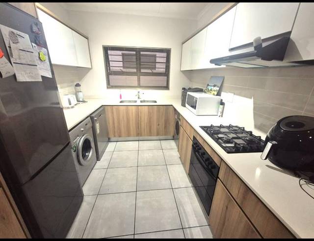 3 BEDROOM PROPERTY TO RENT IN CROWTHORNE